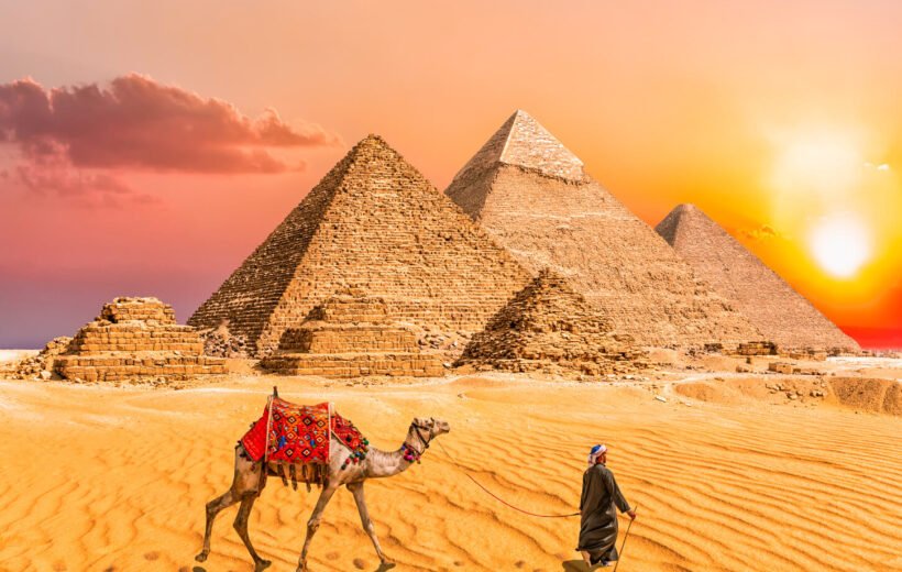Day Tour To Pyramids And Egyptian Museum & Khan Al-Khalili